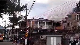 Incêndio começou por volta das 7h (Foto: Arquivo Pessoal/NSC TV)