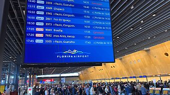 Voos do fim da tarde desta segunda-feira também já foram cancelados. (Foto: Juan Todescatt, NSC TV)