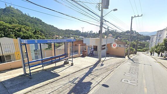 Linha 720 passa a atender escola da Trindade (Foto: Google Maps/Street View)