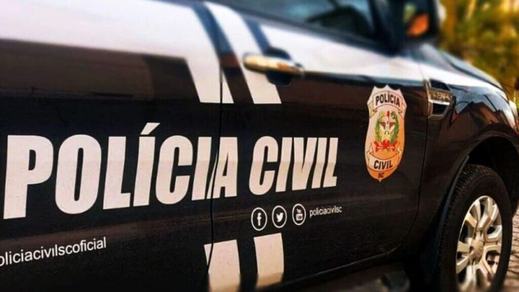 Acusado de homicídio em Joinville foge durante júri e é preso no litoral do Paraná