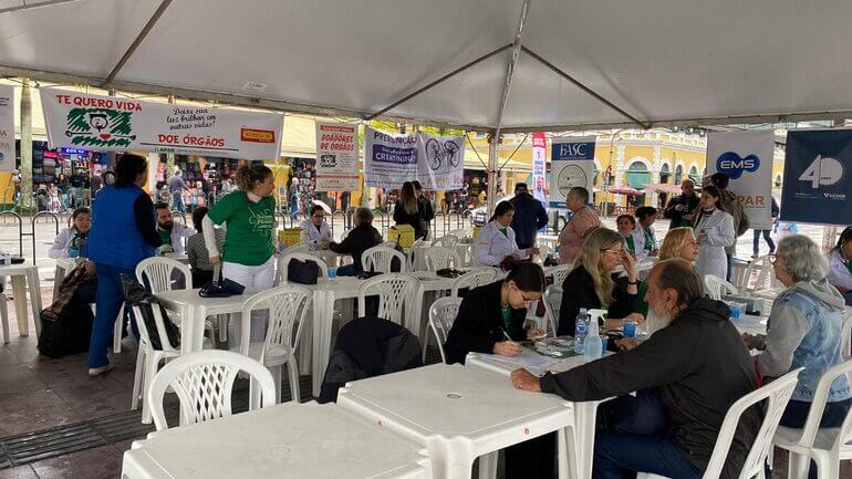 Evento conta com o apoio de diversas empresas de medicamentos (Foto: Zé Maia, CBN Floripa)