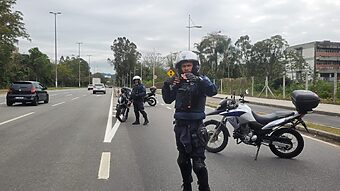 Guarda Municipal de Florianópolis foi ao local para orientar motoristas (Foto: Divulgação, Guarda Municipal de Florianópolis)