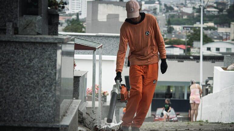 Prefeitura de São José realizou limpeza nos quatro cemitérios municipais (Foto: PMSJ, Divulgação)