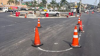 Cones foram colocados enquanto os tachões não são instalados (Foto: Cristian Delosantos, CBN Floripa)