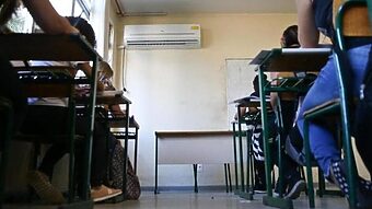 Mesas e cadeiras em uma sala de aula (Foto: Leo Munhoz, Arquivo NSC)