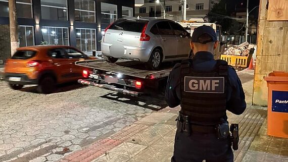 Carro foi apreendido (Foto: Guarda Municipal, Divulgação)