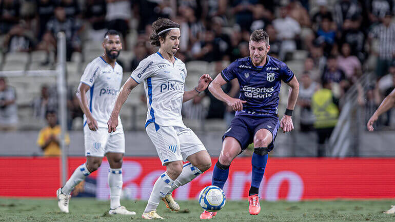 Avaí foi coadjuvante frente a um Ceará protagonista (Foto: Léo Piva, Divulgação, Avaí)