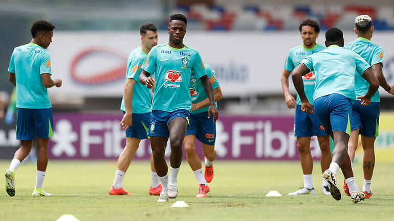 Vini Jr. é um dos jogadores que ainda precisam demonstrar mais qualidade pela seleção (Foto: Rafael Ribeiro, Divulgação, CBF)