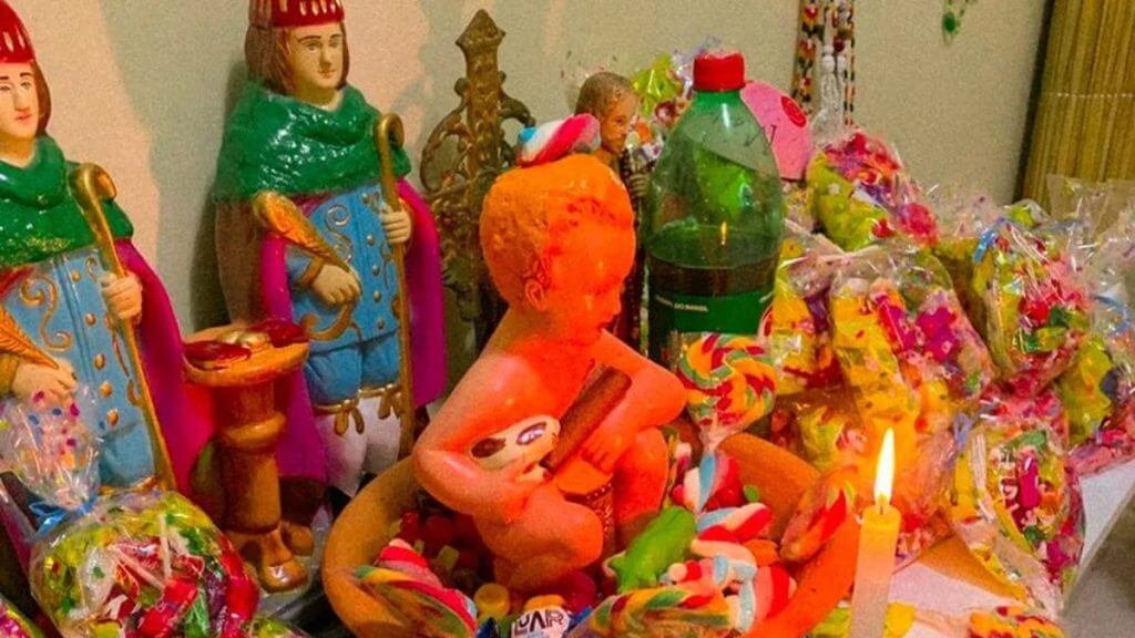 Mesa de doces no Terreiro das Três Irmãs, no bairro do Jurunas, em Belém. — (Foto: Arquivo pessoal/g1/Reprodução)