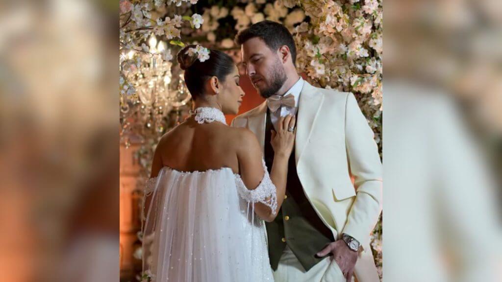 O casal oficializou a união em agosto de 2023, mas decidiu celebrar a renovação dos votos em cerimônia realizada entre os dias 6 e 10 de outubro. (Foto: Reprodução)