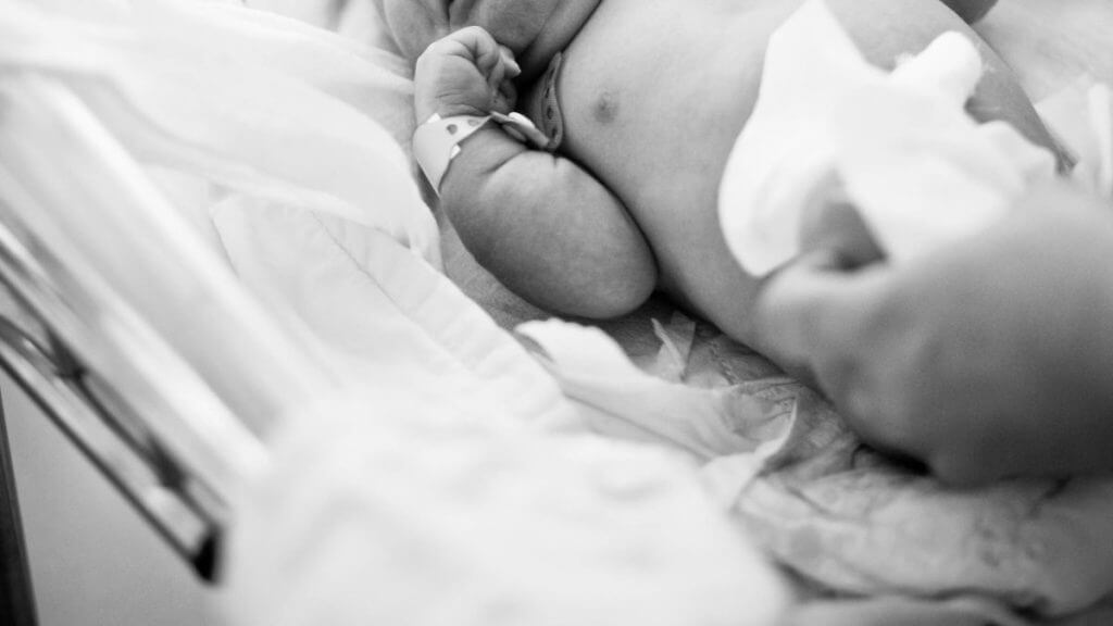 Morre bebê prematuro que chorou no próprio velório. (Foto: Imagem Ilustrativa/Canva/Reprodução)