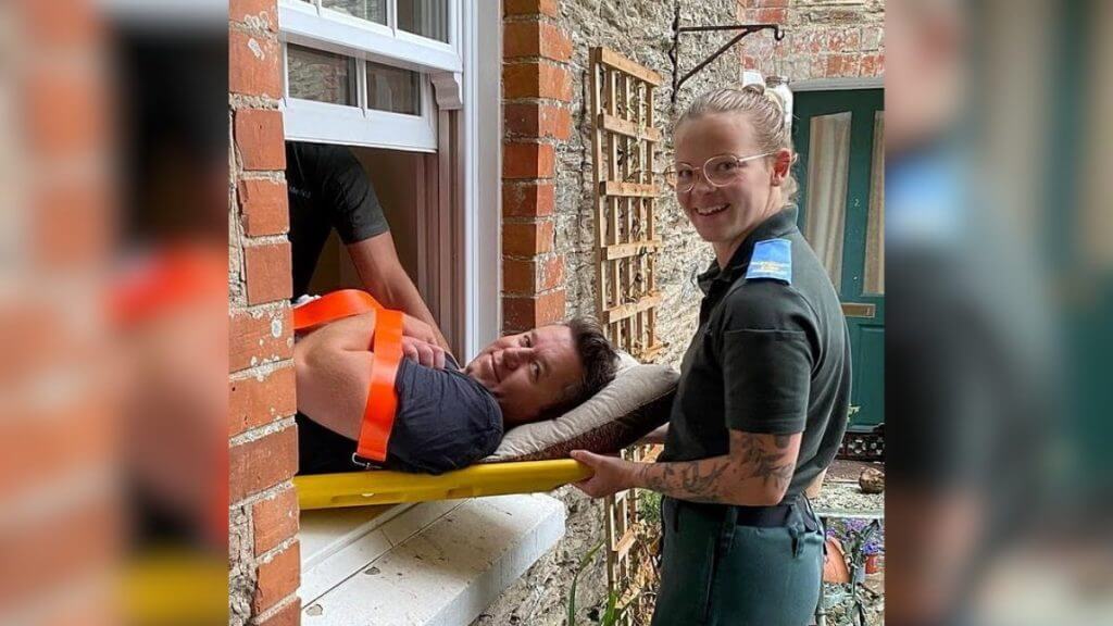 O homem foi levado ao hospital, momento que os médicos suspeitaram de uma úlcera. (Foto: Zack Van Aarde/Daily Mail)