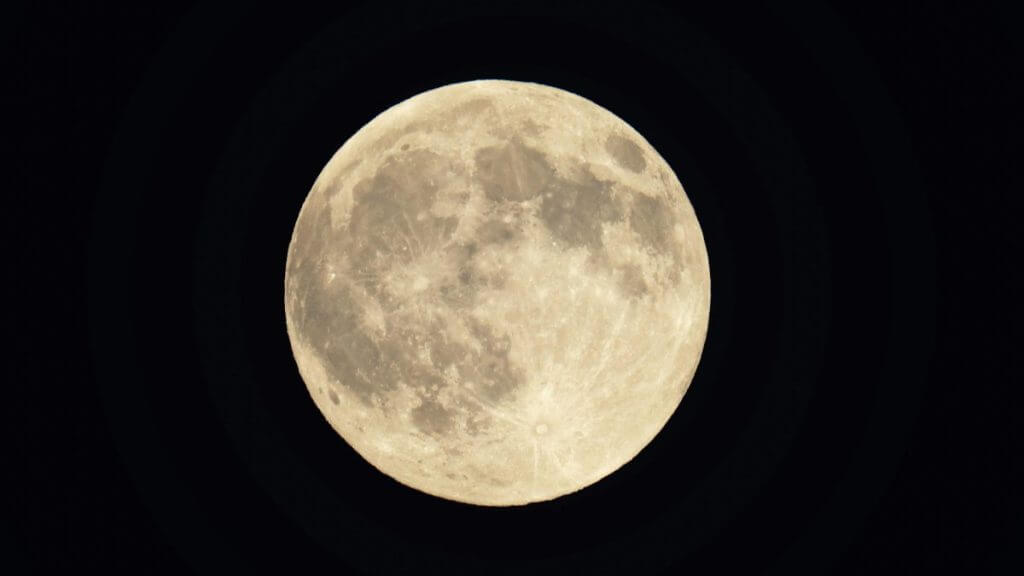 Maior superlua do ano poderá ser vista a olho nu; saiba quando. (Foto: Canva/Reprodução)