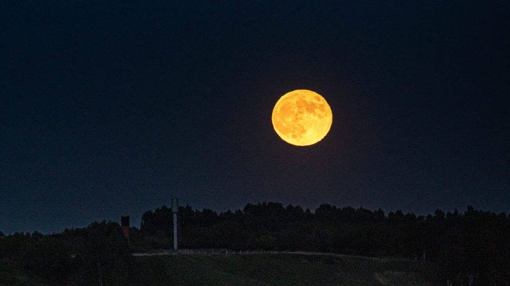 Maior superlua do ano poderá ser vista a olho nu; saiba quando. (Foto: Canva/Reprodução)