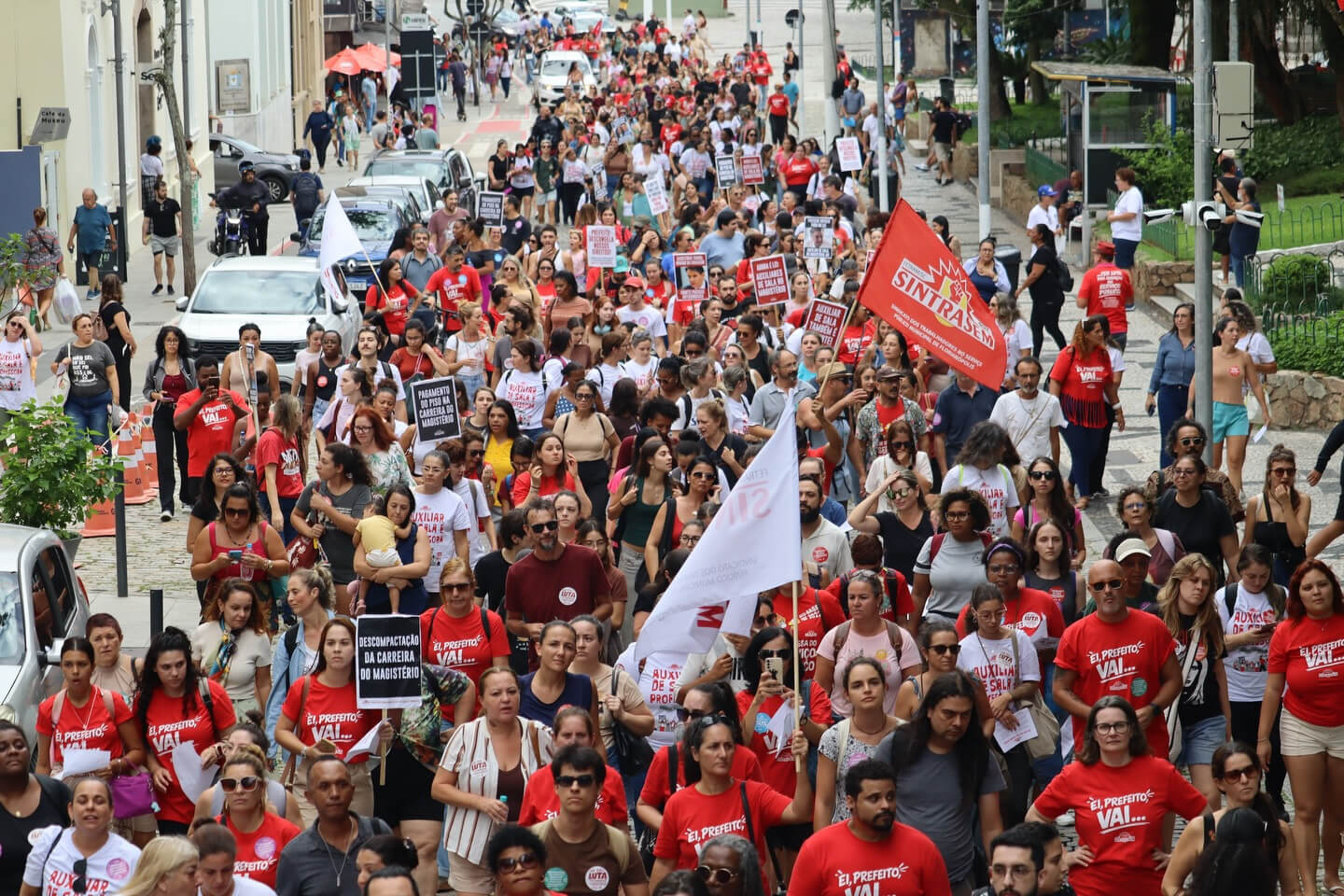 Greve em Florianópolis mantém impacto em serviços de saúde e educação nesta segunda-feira