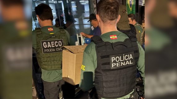 agentes da polícia penal e do gaeco responsáveis pela investigação