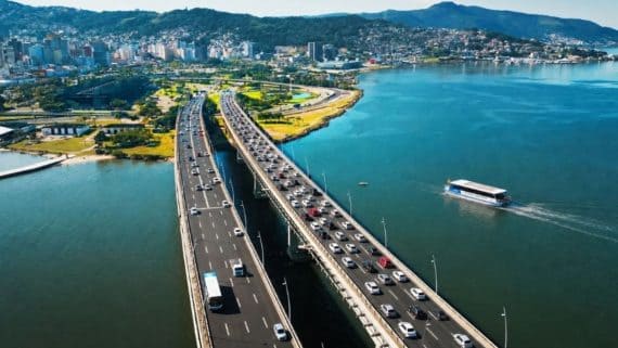Projeto do ônibus sobre a água quer ligar municípios do continente ao Centro de Florianópolis com passagem subsidiada